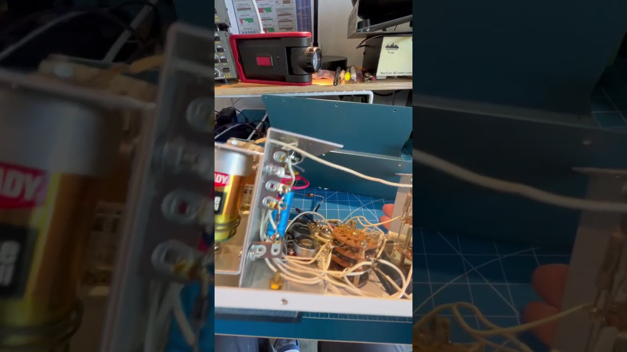 What&rsquo;s Inside? Heathkit VTVM IM-5228