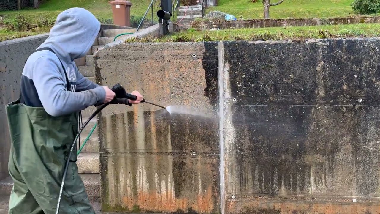 Extreme Algae Pressure Washing