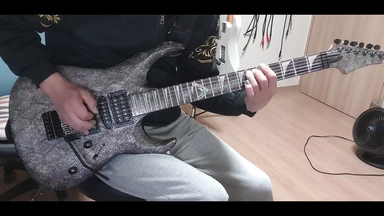 Cort X-6VPR + Line6 Flextone II XL Amp Sweet Dreams - Marilyn Manson
