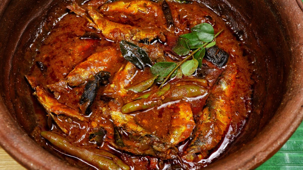 നാടൻ മത്തി കറി / മുളകിട്ടത് 😋 / Kerala Style Mathi Curry / Sardine Fish Curry