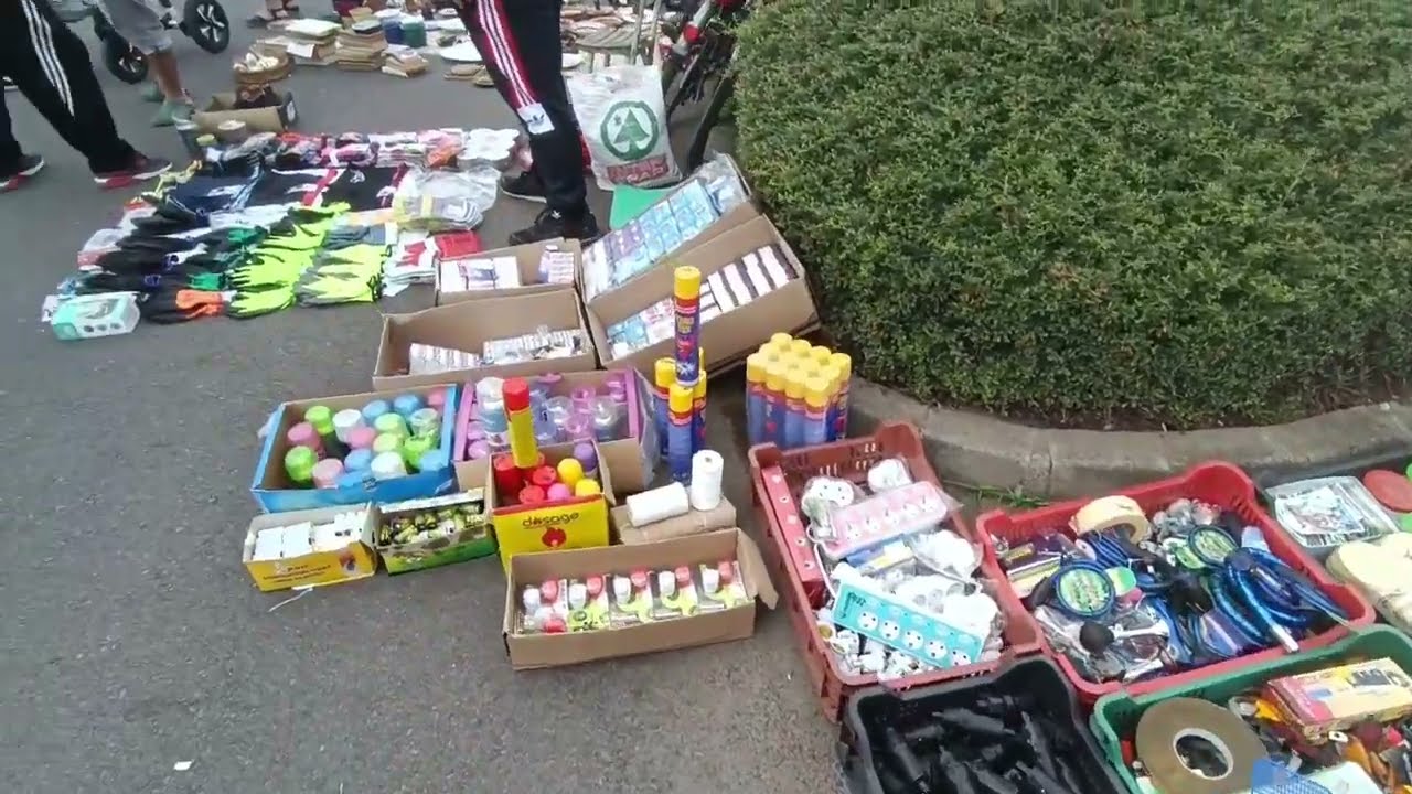 Vasárnapi bolhapiac..