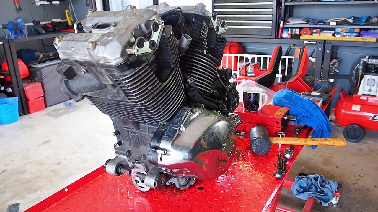 Suzuki 109R Engine Strip and Oil Mod