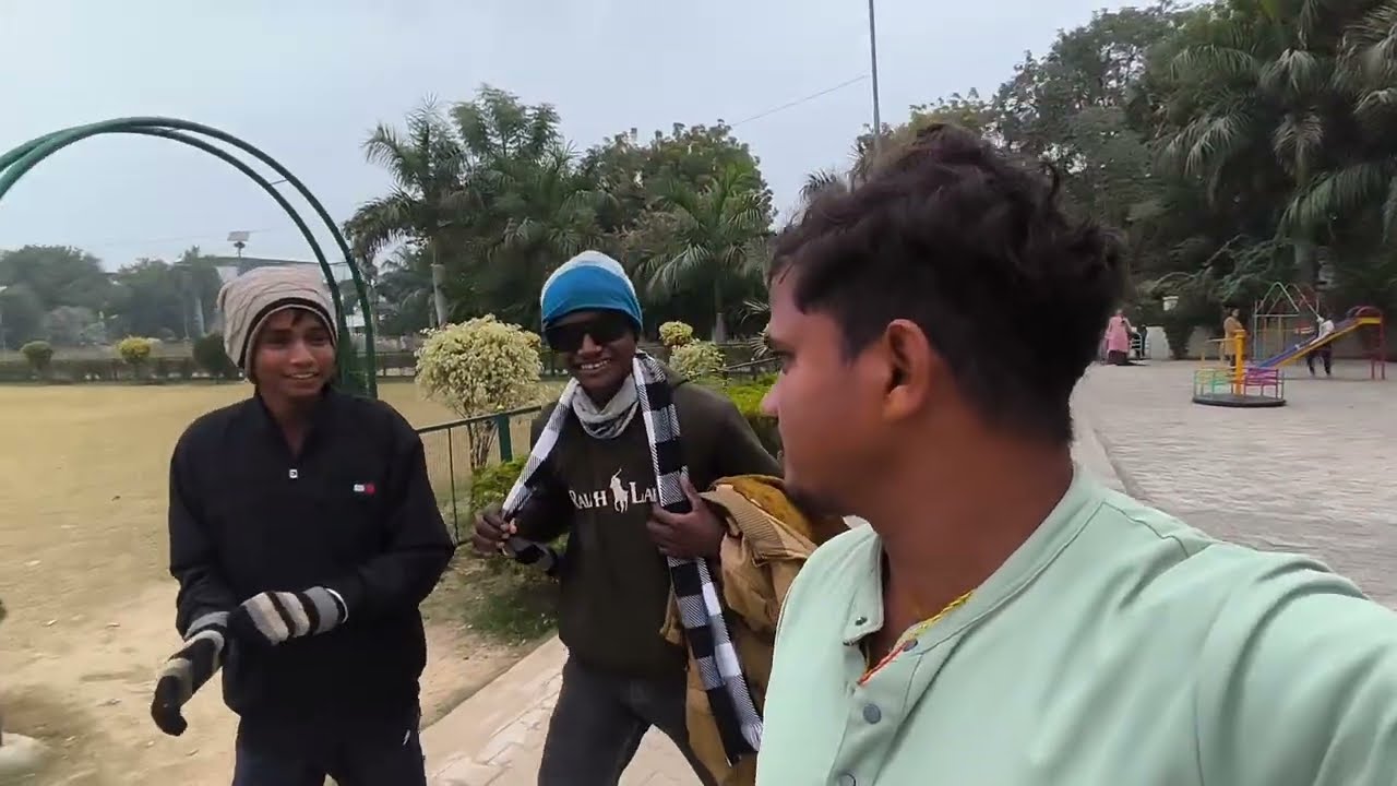 Pehli Baar Aisa Park ka Mahol Dekha 😮