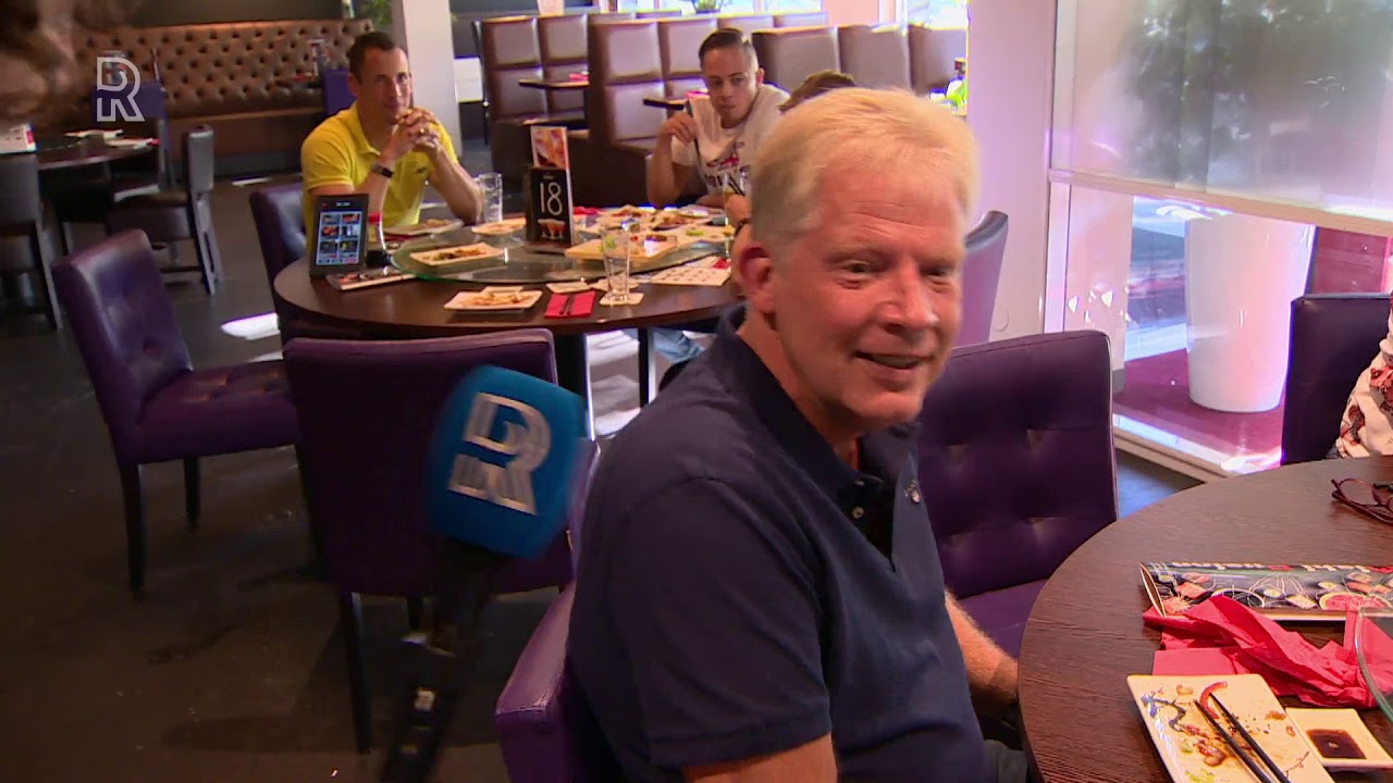 Robots bedienen gasten in restaurant Sliedrecht