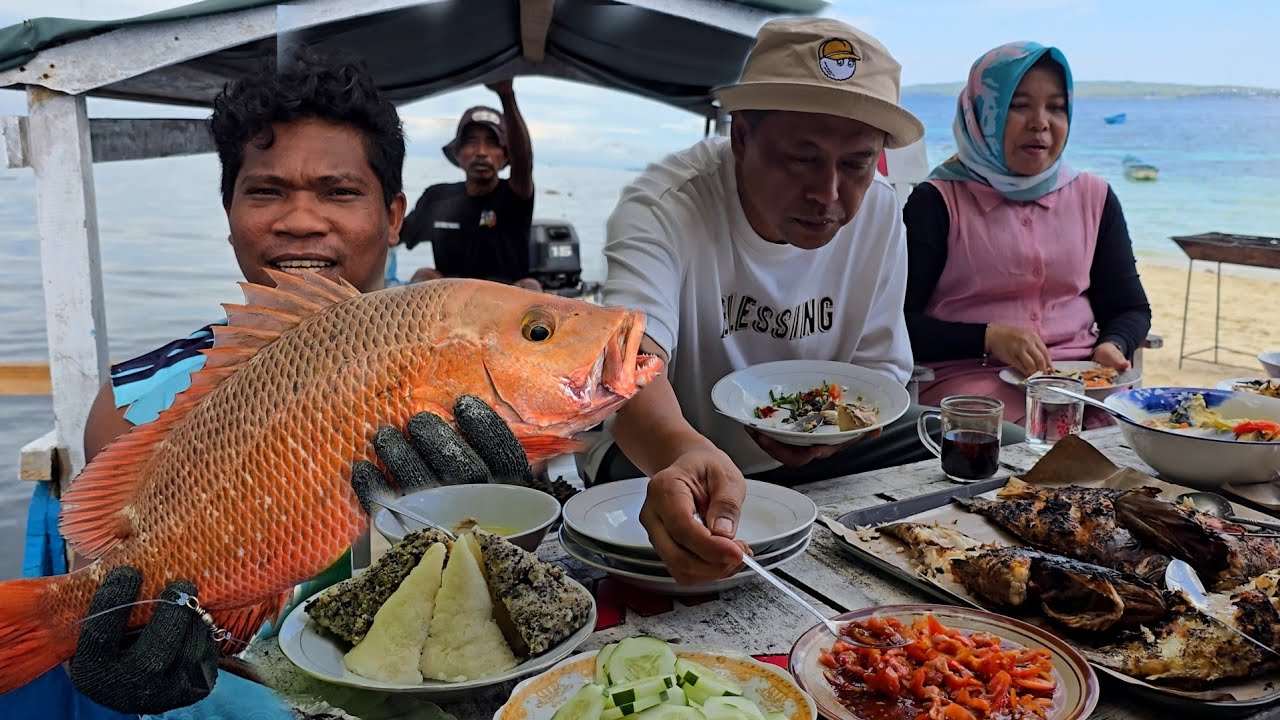 Bocil vs Senior Fishing, Mancing dasar di laut dalam, bakar dan makan with Suscriber dari Batam