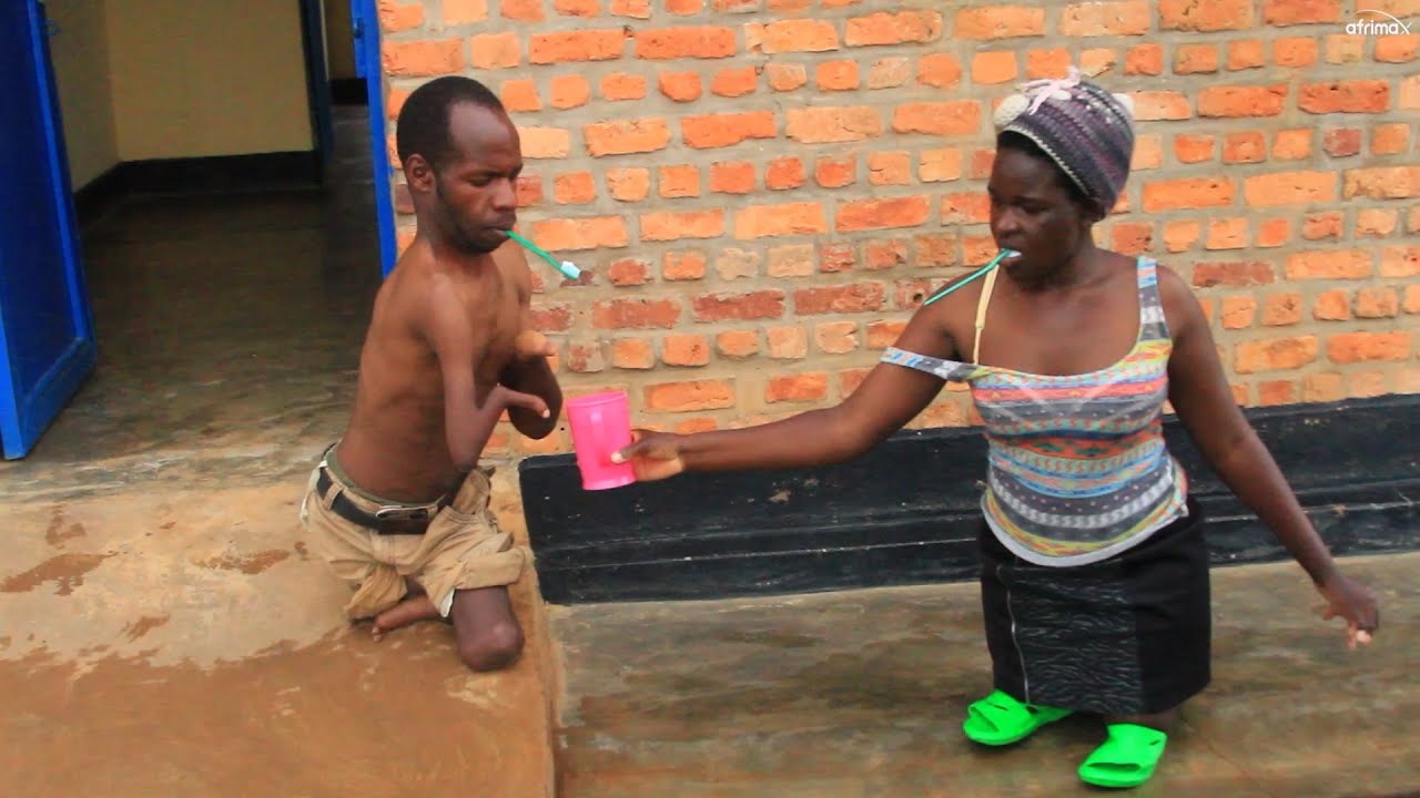 Babahisha munzu ngo batababona | Umuryango wose bavuka badasanzwe : INKURU YUBUZIMA YARIJIJE BENSHI