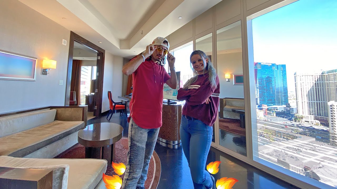 My Stay at the AMAZING Waldorf Astoria Las Vegas! (5 STAR HOTEL 🌟)