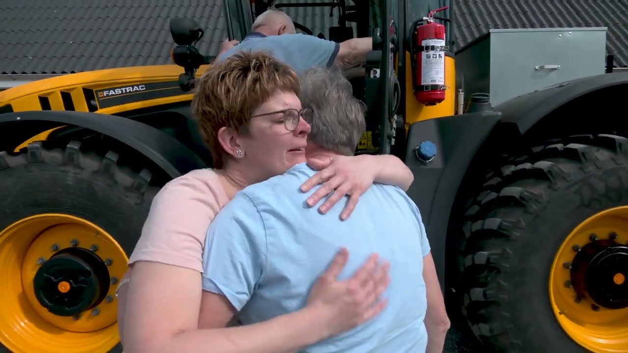 Bodil og Allan kører til Nordkap i en traktor