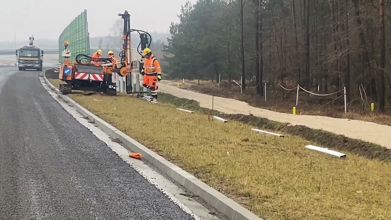 OMT ZAD 1 Tydzień 124 27.02.2025 Montaż słupków barier ochronnych w km 3+100