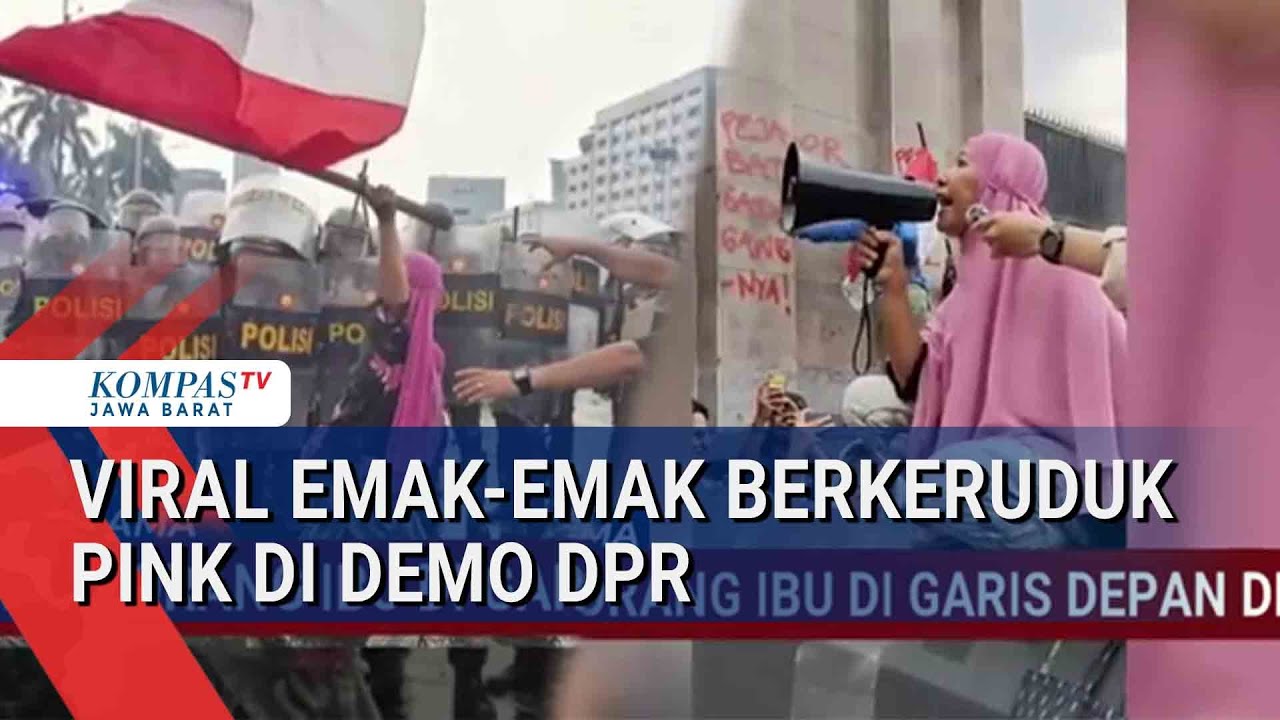 Lantang Emak-Emak Berkerudung Pink Bawa Bendera Hadang & Barikade Polisi