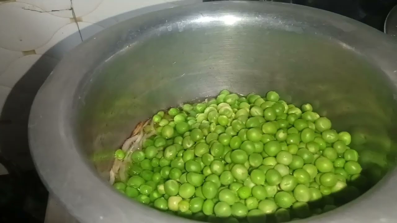 Bhut dino se dil tha aaj bna hi liya Aaj  matar pulao ki bnaya//