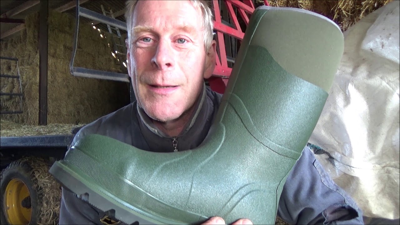 WELLIE DISASTER 2.TIME FOR BUCKLER BUCKBOOTZ