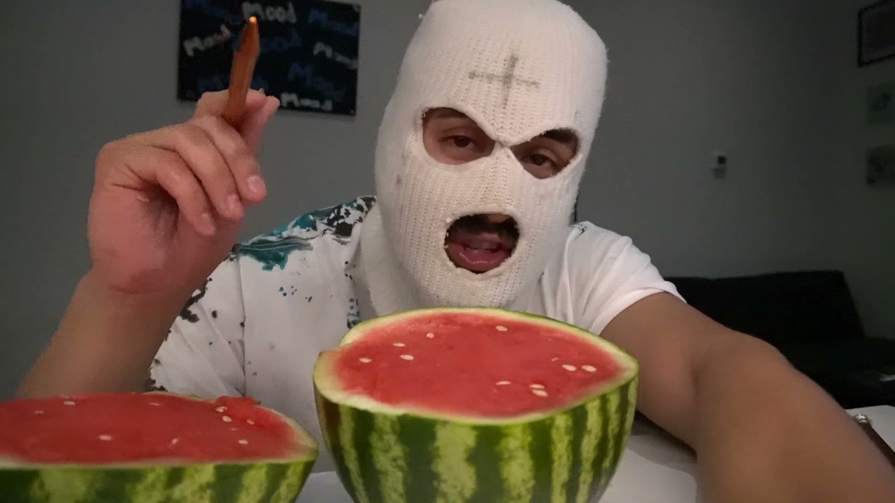 How to make a watermelon 🍉 bong🔥