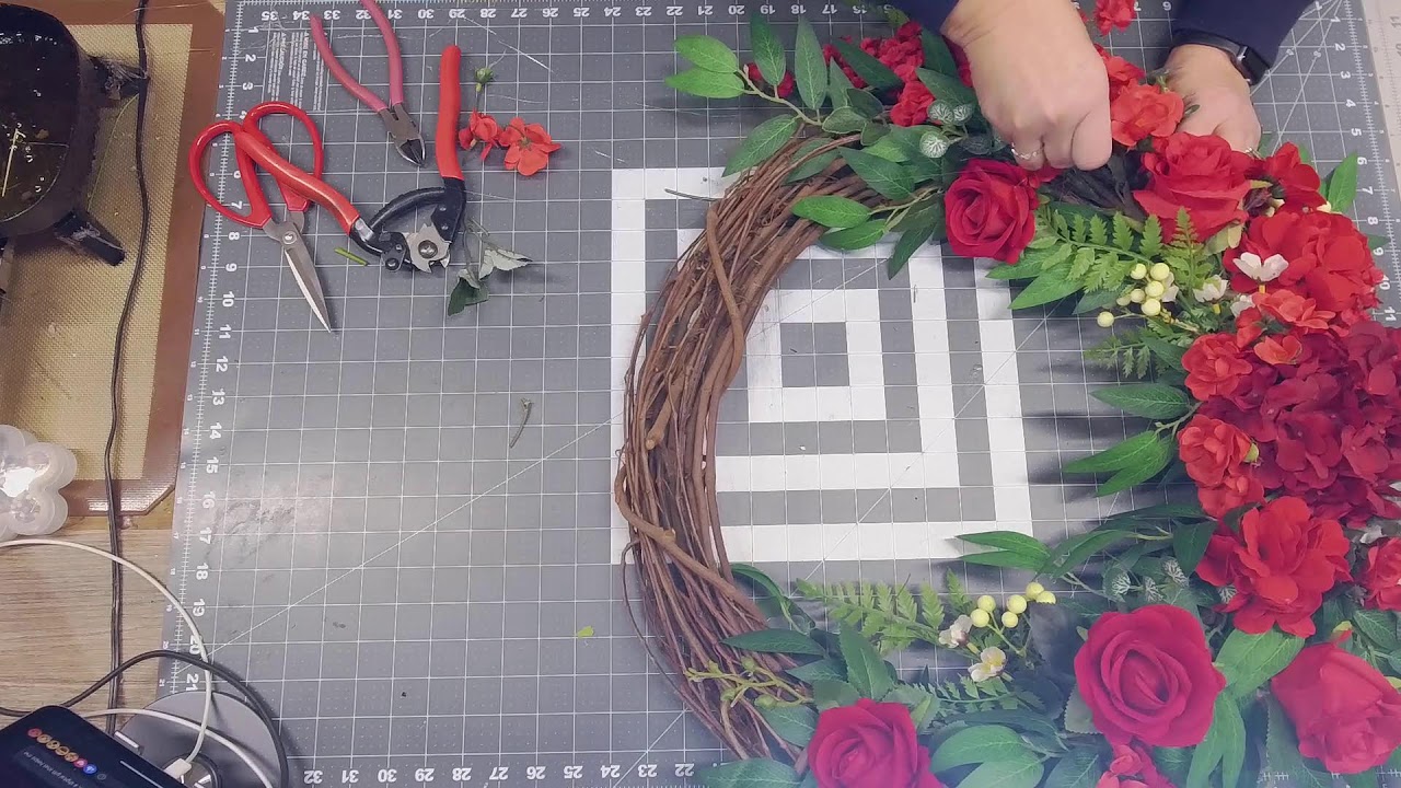 Let's Design a Timeless Classic Floral Grapevine Wreath