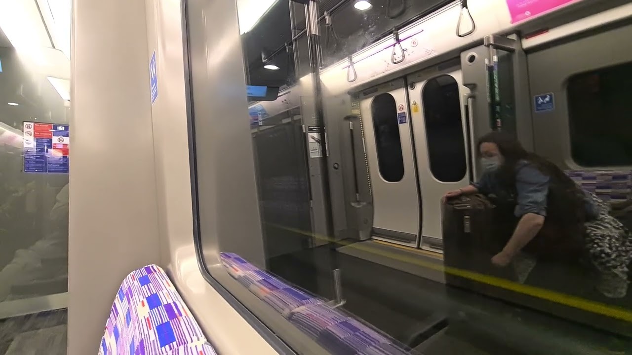 Elizabeth line 345019 From Canary Wharf to Tottenham Court Road