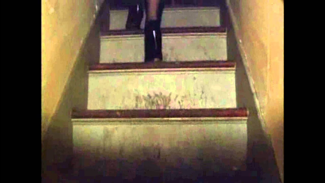Grey Gardens-Little Edie using Sparklehorse's song 