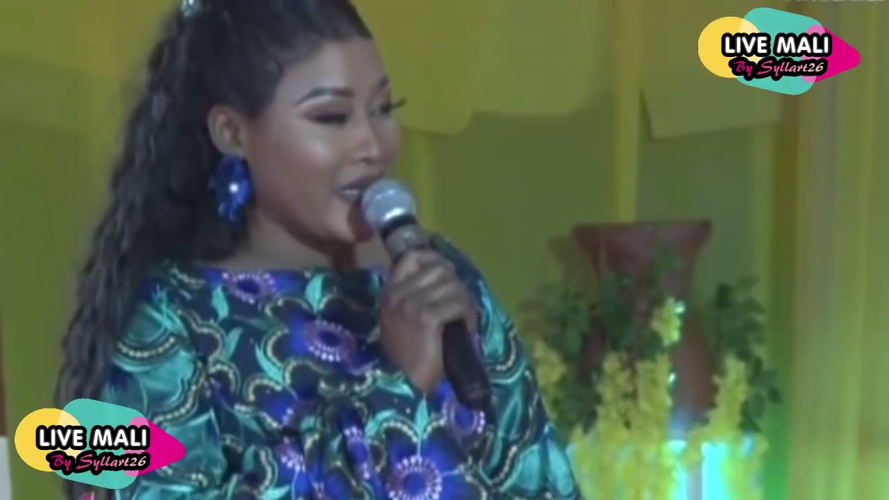SAFI DIABATE CHANTE ET REMERCIE LA DIVA OUMOU SANGARE 2020