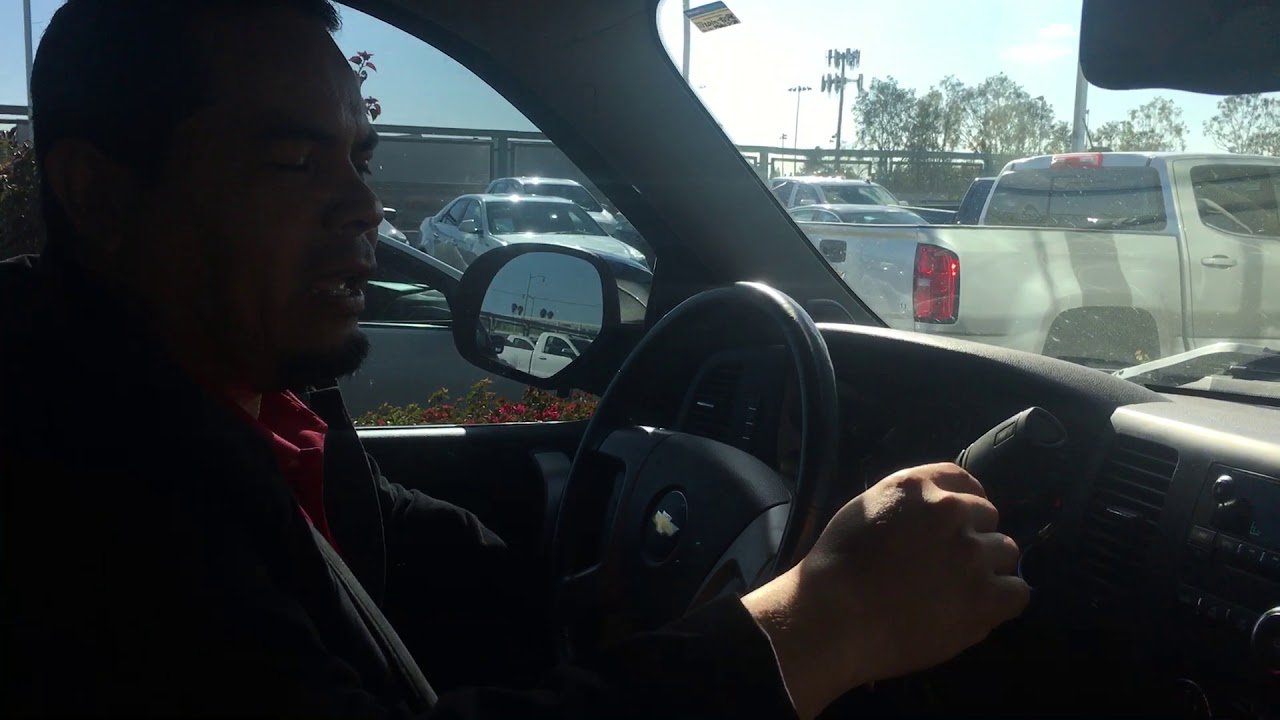 Como cambiar el lenguaje para el sistema de manos libres ( bluetooth ) al Chevy Silverado 2012