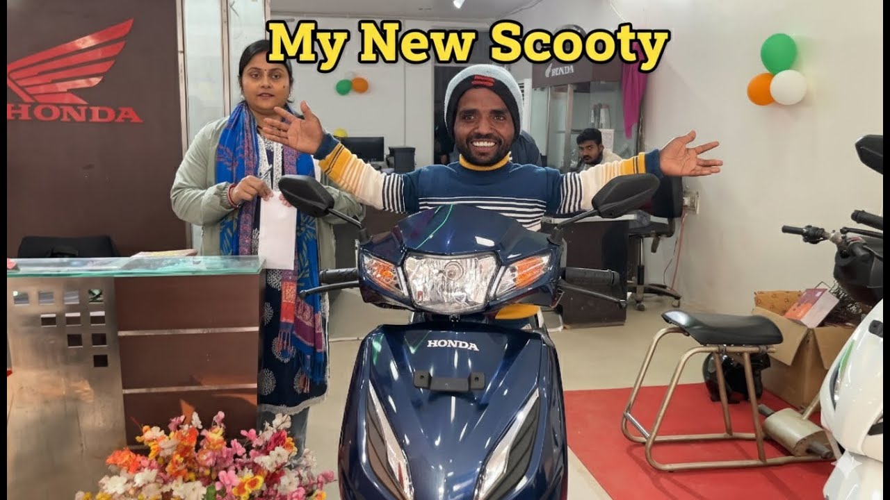 नई Scooty देखकर Puja Ji इतनी खुश हो गई 😍 | 3 Foot Wala #3footwala #india #scooty #vlog #familyvlog