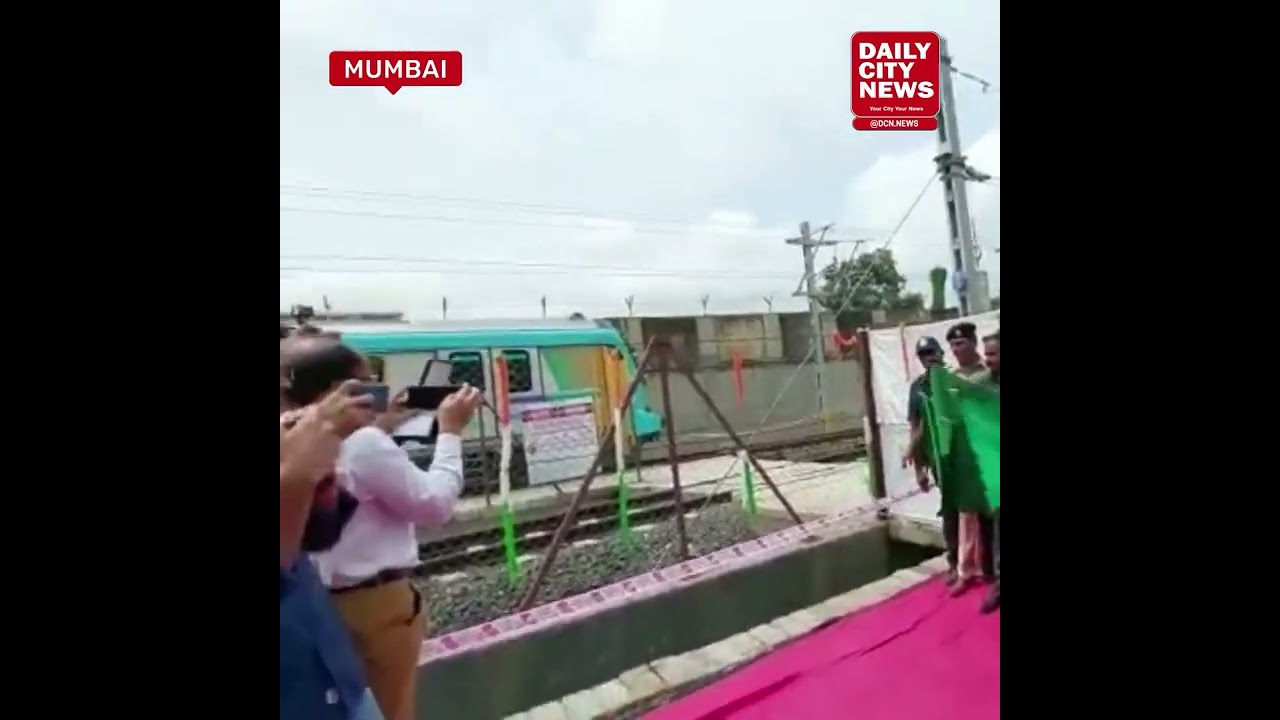 Chief Minister Eknath Shinde and Deputy Chief Minister Devendrs Fadnavis flag