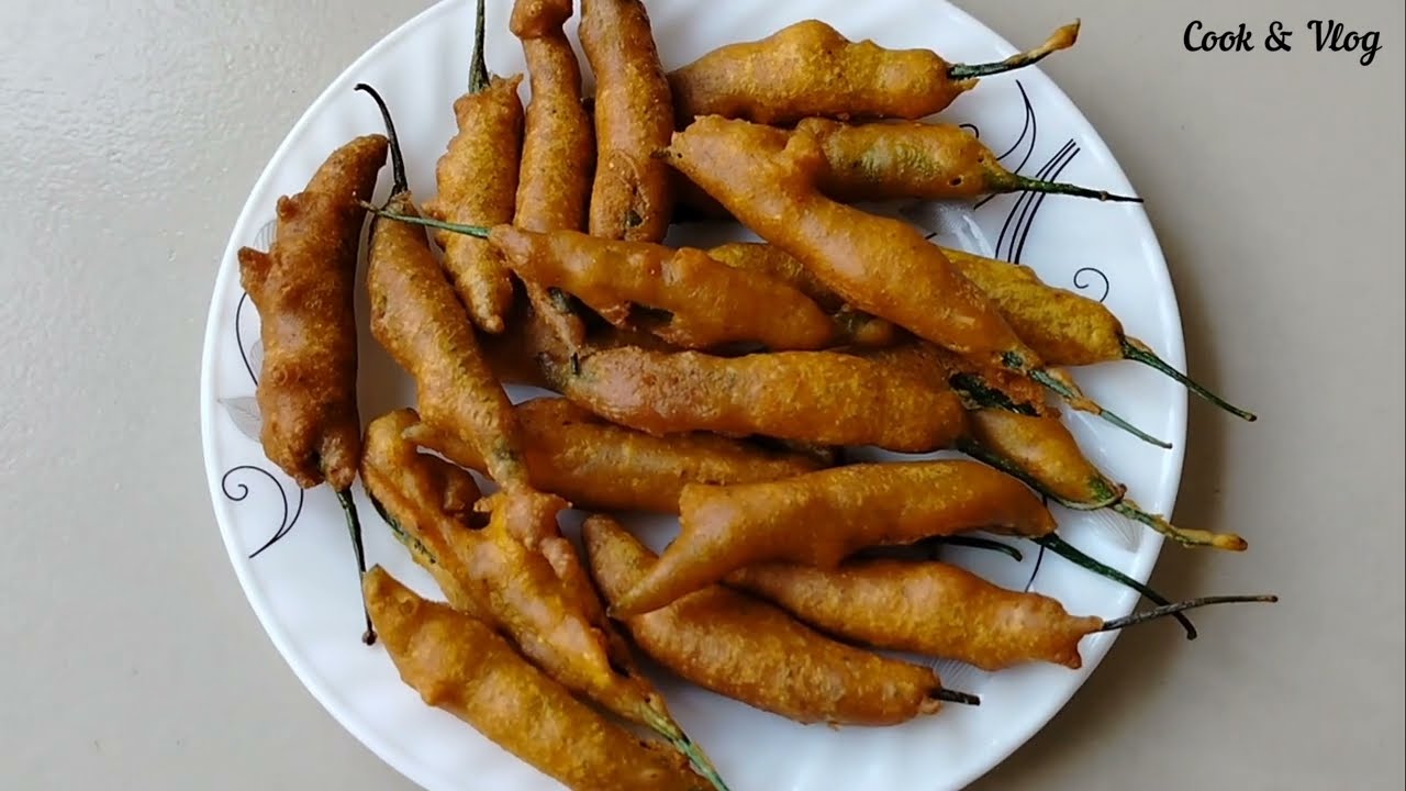 কাঁচা মরিচের পাকোড়া // Green chilli fry with beson.