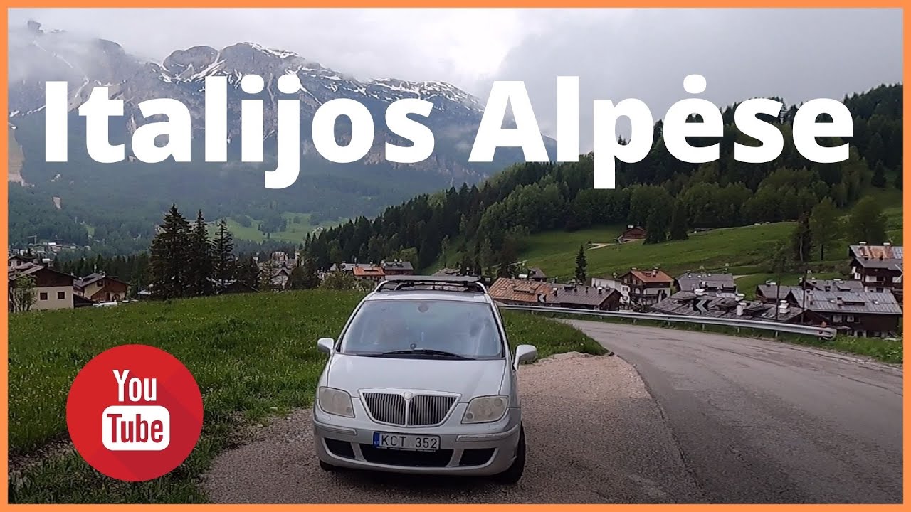 Apsnigtos Italijos Alpės.  Kelionė automobiliu. Skanios kelionės