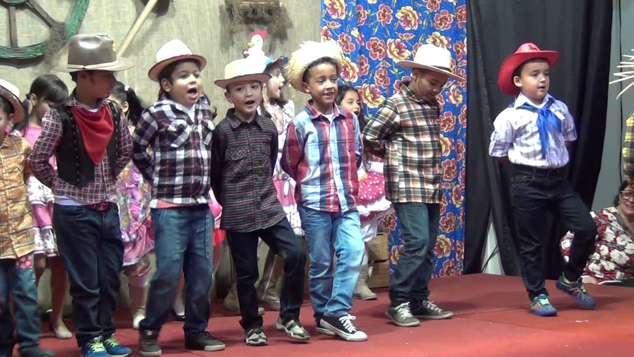 Festa Junina Vaccaro 2015 - 1º Ano B - Sapeca a sanfona - Profª Viviane.