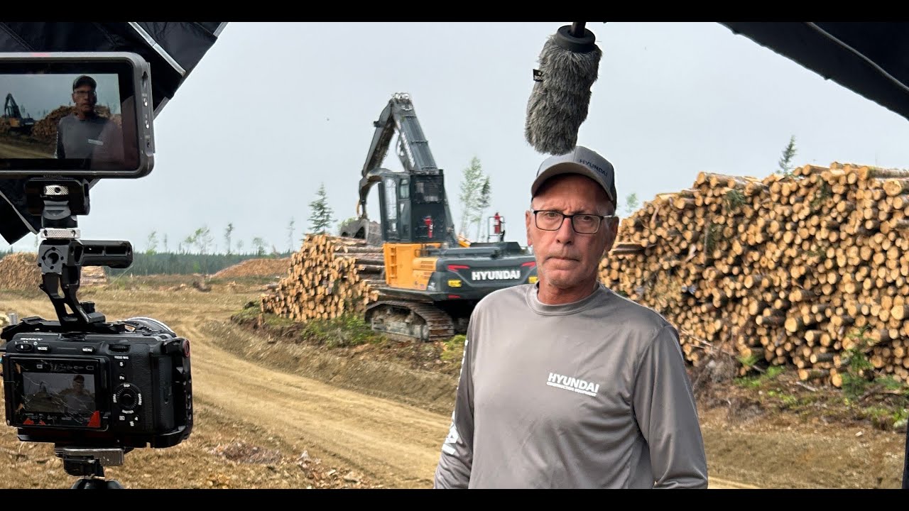 Why This Operator Loves His Hyundai Log Loader &ndash; Forestry in Canada