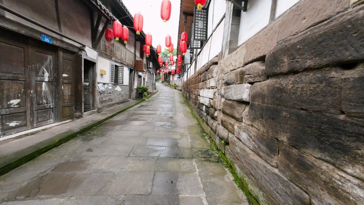 漫步仙市镇，中国千年古镇，AAAA级旅游景区，细雨中探寻小镇的街巷，旮旮旯旯全记录，过去与现在交汇在同一空间