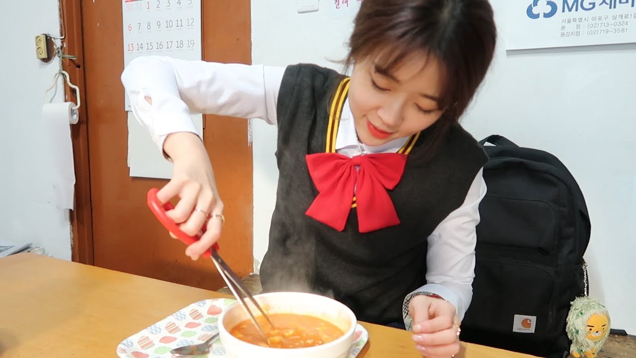 [이녕] 가위로 잘라서 먹는 떡볶이집이 있다구요??