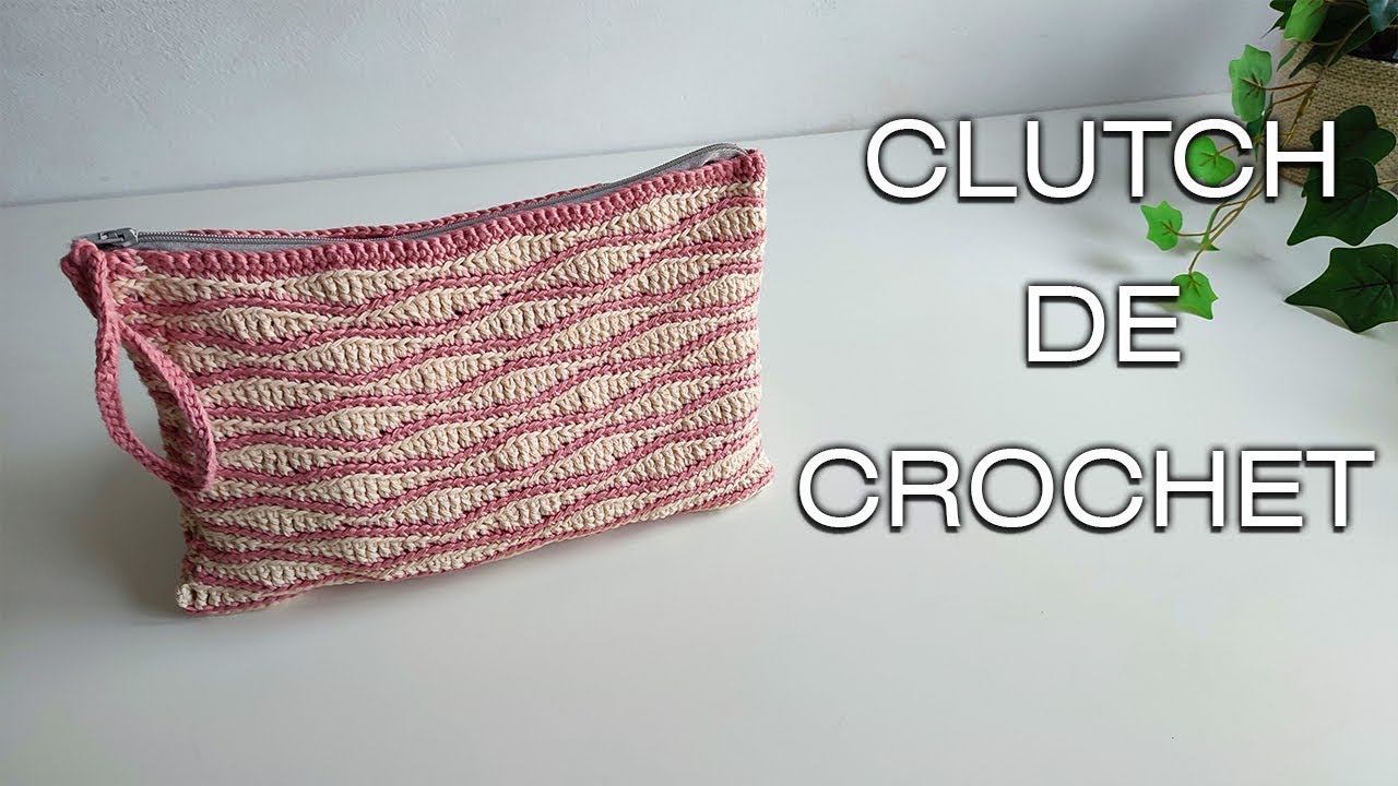 CLUTCH DE CROCHET O BOLSO DE MANO CON PUNTO DE OLAS CON CORDÓN PARA SUJETARLO.