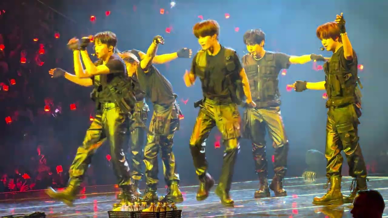 250302 - NCT127 pt 2 - Skyscraper - Chain - Designer - Orange Seoul TOUCH  Concert Newark NJ concert