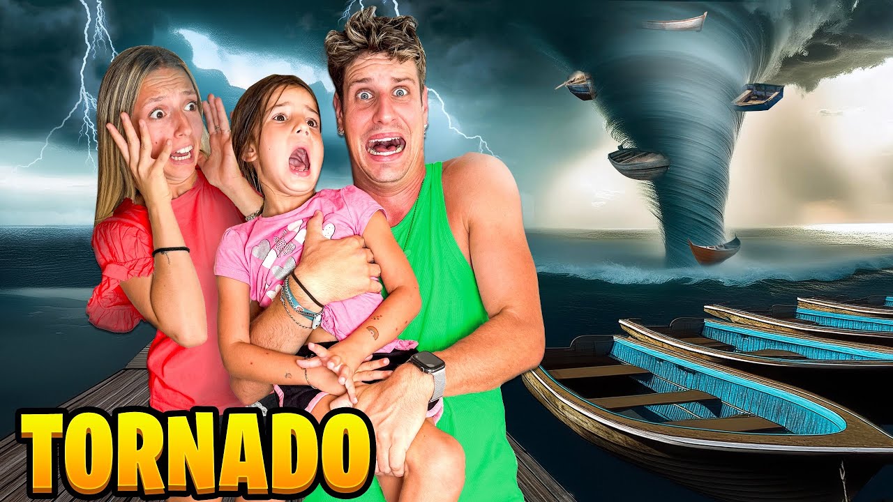 AURORA E PAP&Agrave; MIKE SOPRAVVIVIAMO NELLA TEMPESTA CON LA NOSTRA NUOVA BARCA! LAURA &Egrave; SCOMPARSA!