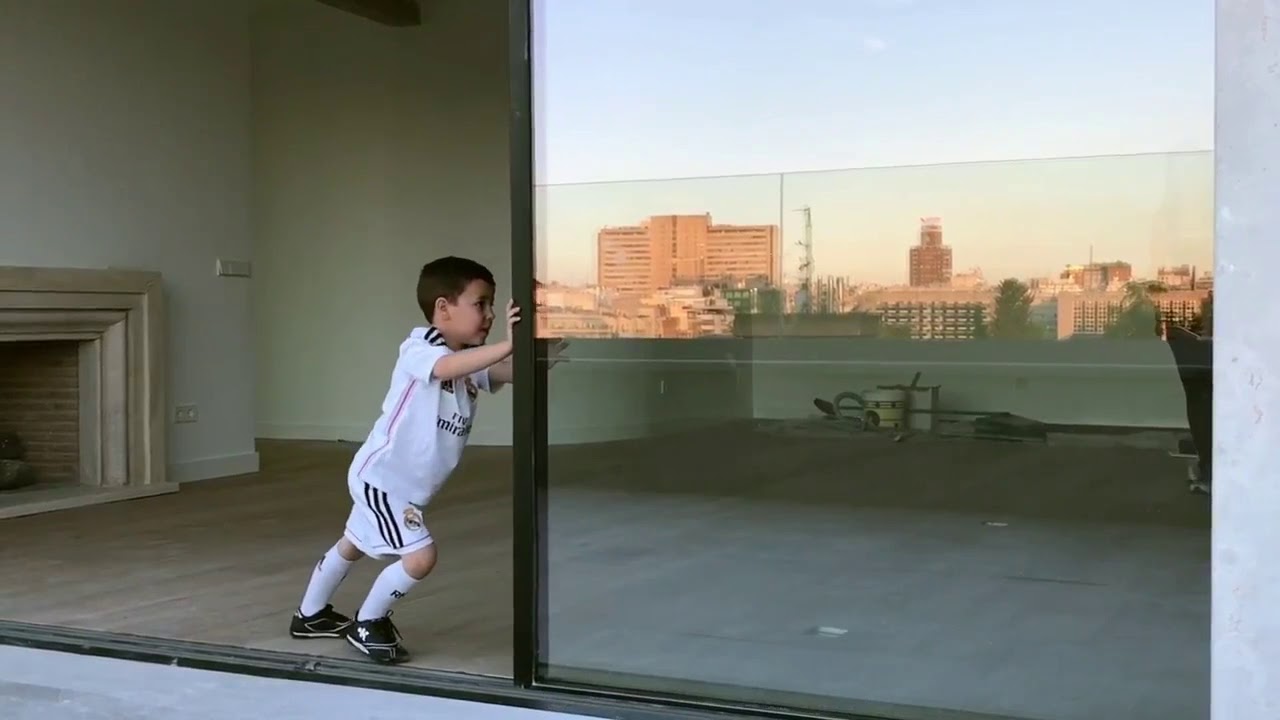Technal Artyal Slimline Window - Large Sliders Easily operated by a child