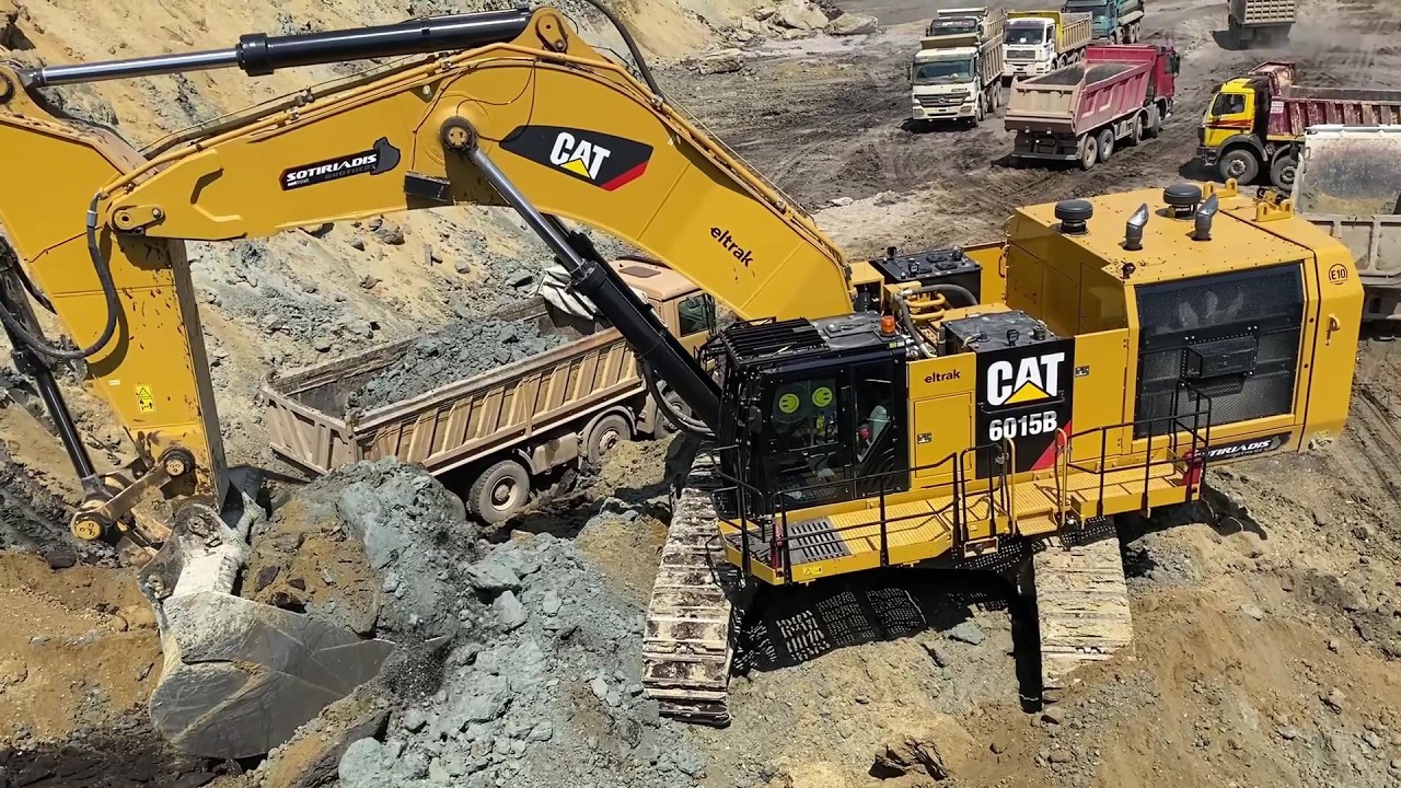 Excavators In Action & Heavy Transports Day And Night On The Road - Mega Machines Movies