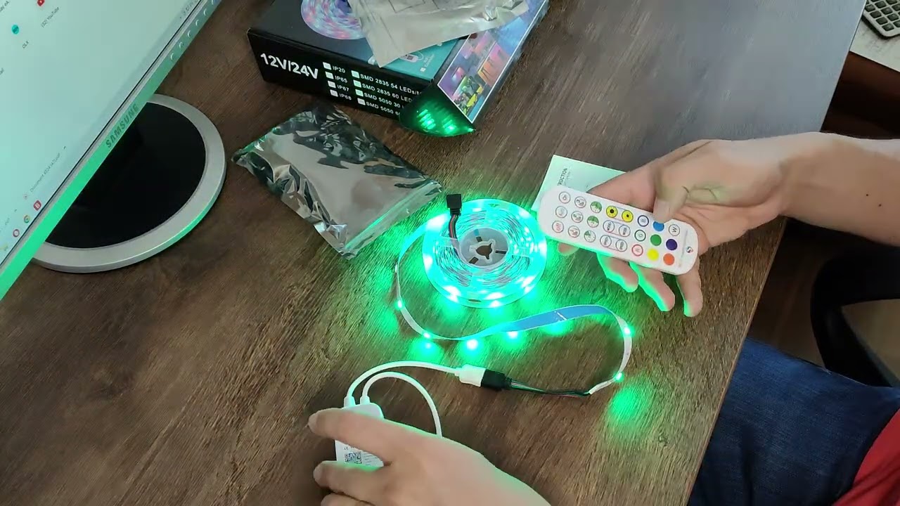 Kit Banda LED JustZEN&trade; RGB, Wi-FI, Control Din Telefon, Telecomanda, Lumina Multicolora, 5 metri