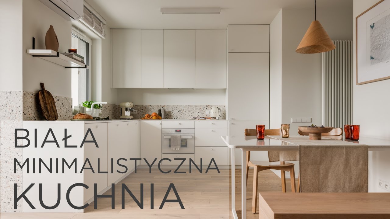 Biała kuchnia z drewnianą podłogą - Project Tour #14