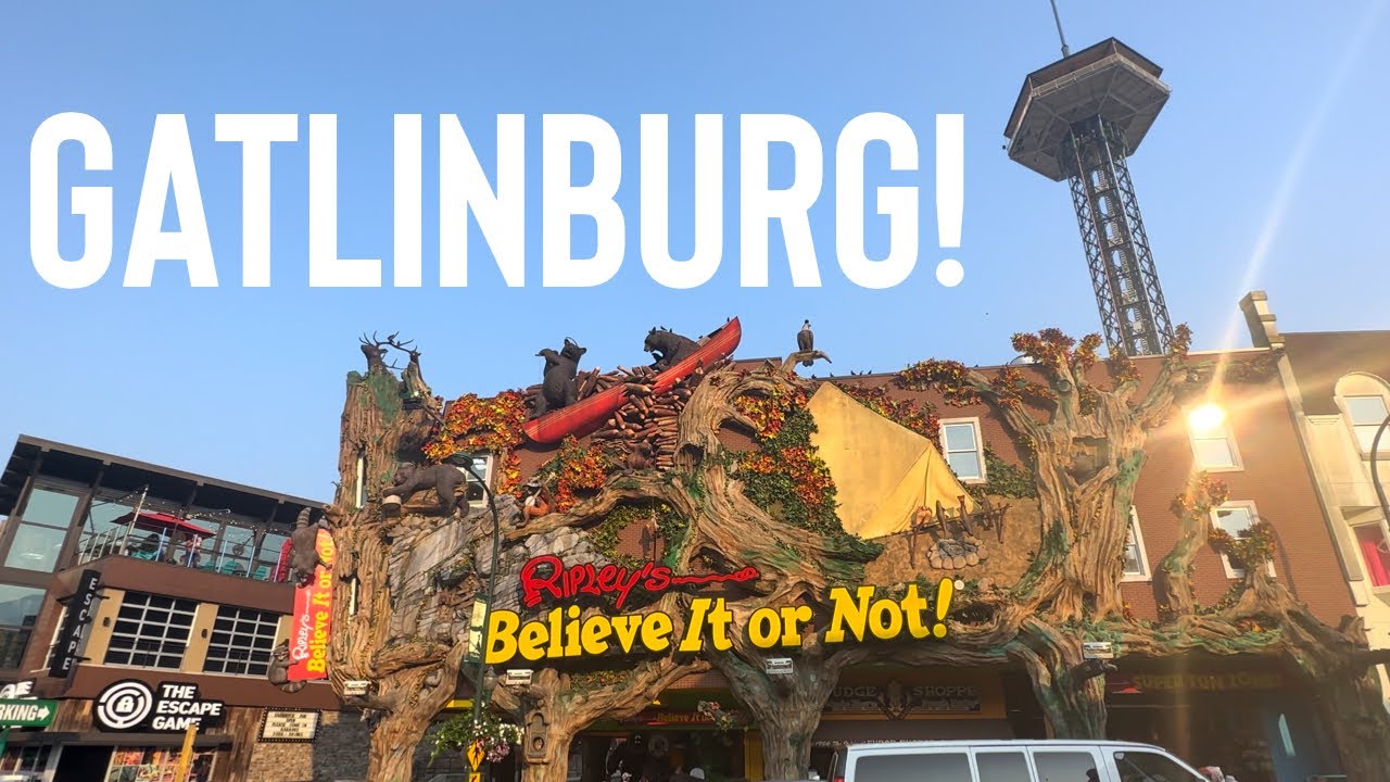 Walking the Gatlinburg Strip – Shops, Eats, and Smoky Mountain Vibes