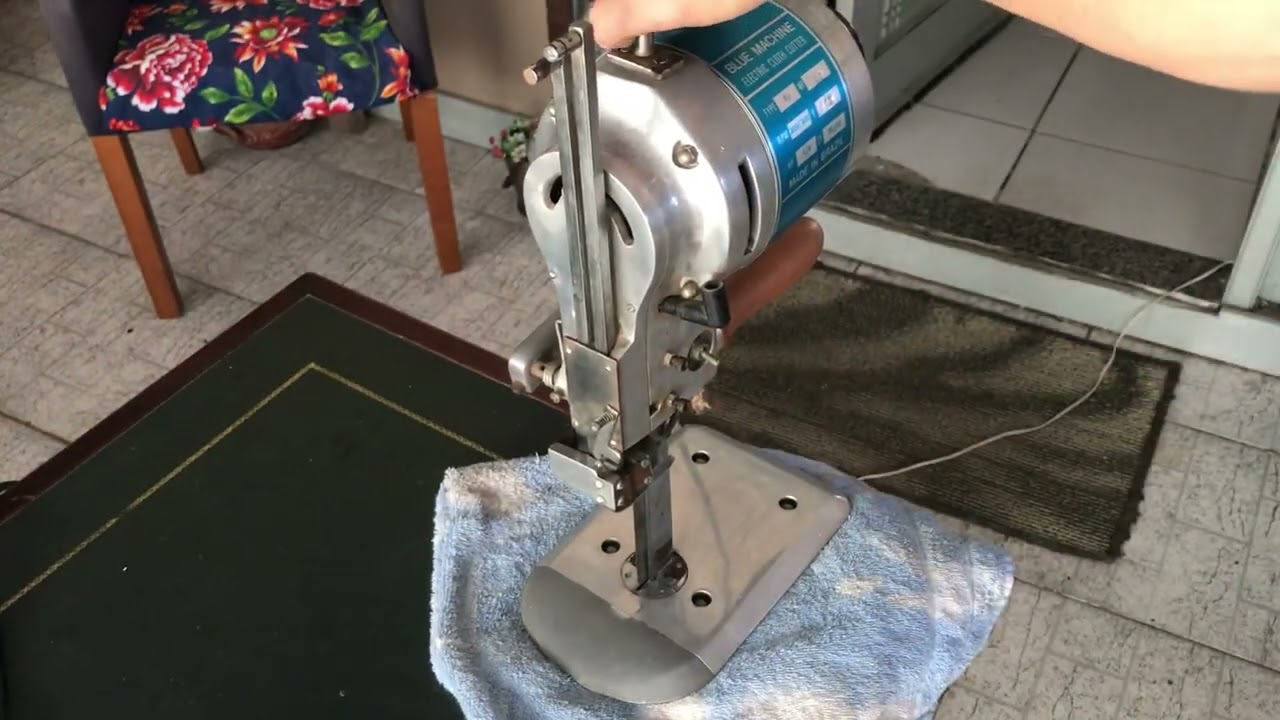 M&aacute;quina Cortar Tecido Blue Machine 110V | AWM ANTIGUIDADES