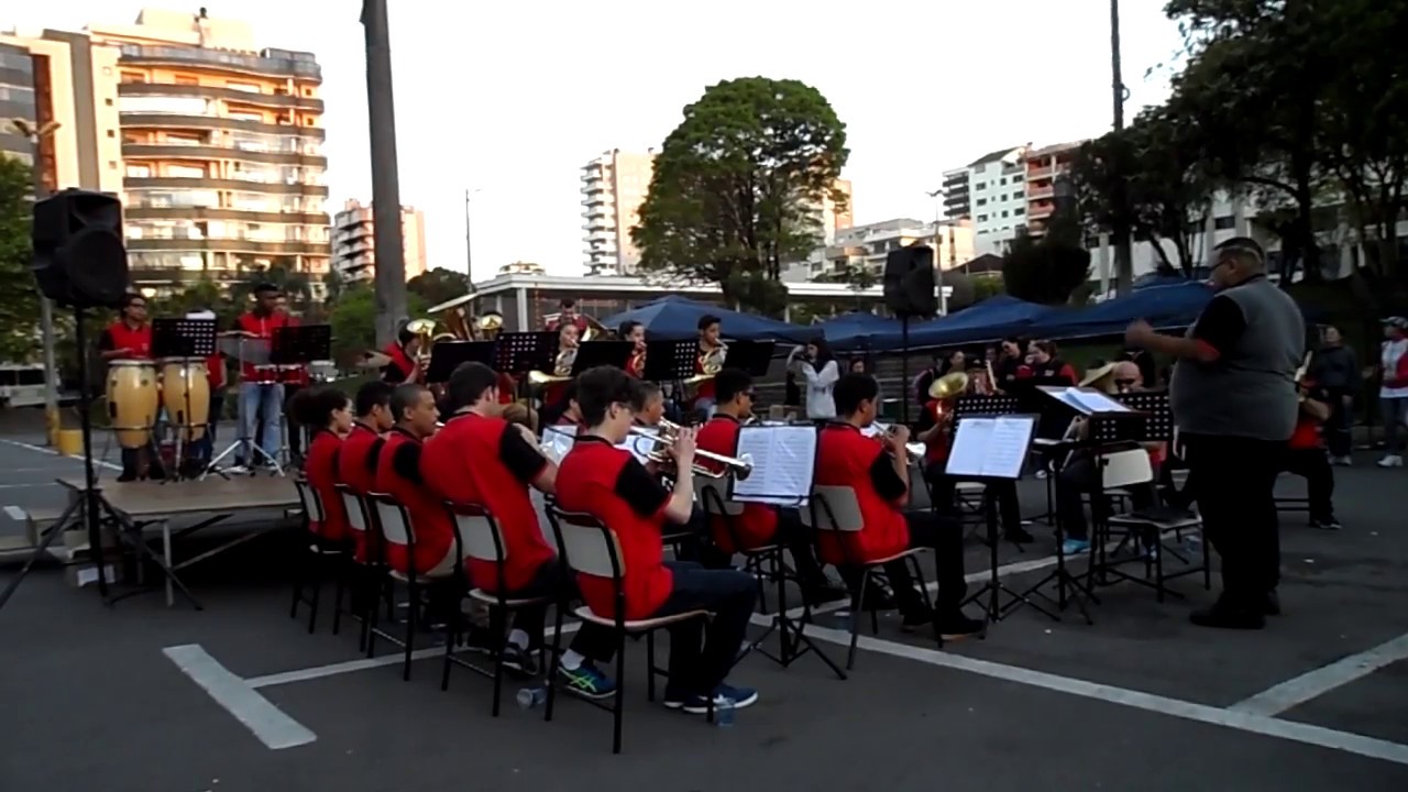 Banda Marcial Cristóvão de Mendoza - Menina Veneno (Ritchie)