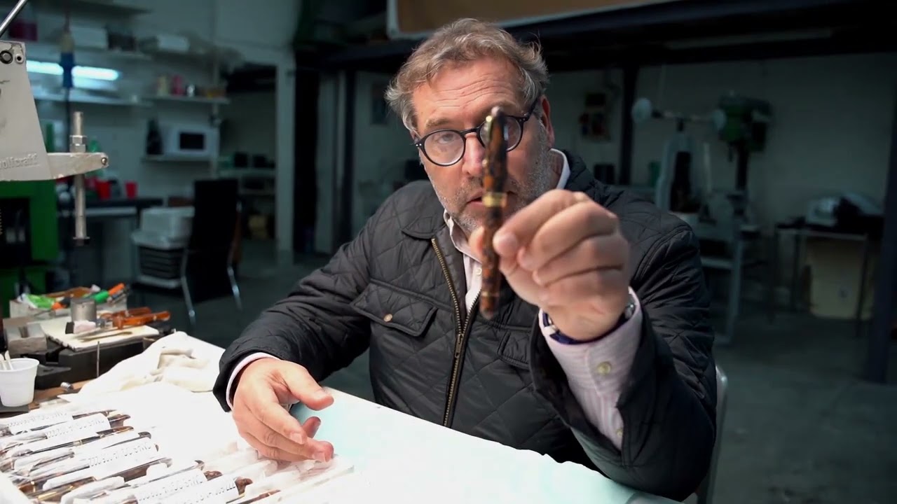 Nibs.com Owner Emmanuel Caltagirone Visits The New OMAS Atelier in Italy