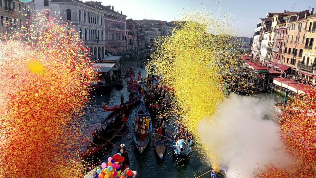 Carnevale di Venezia 2024 - Il corteo acqueo sul Canal Grande con la Pantegana 🎭Venice Carnival 2024
