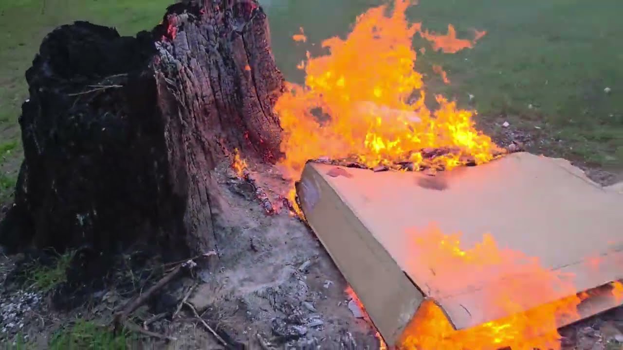 Burning Stuff 1436: Cardboard Boxes in the Wind