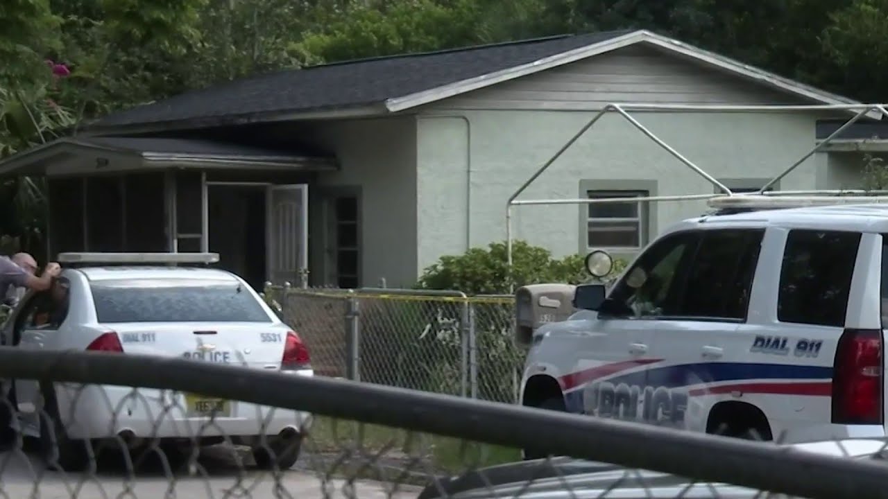 Woman's body found inside burning Daytona Beach home