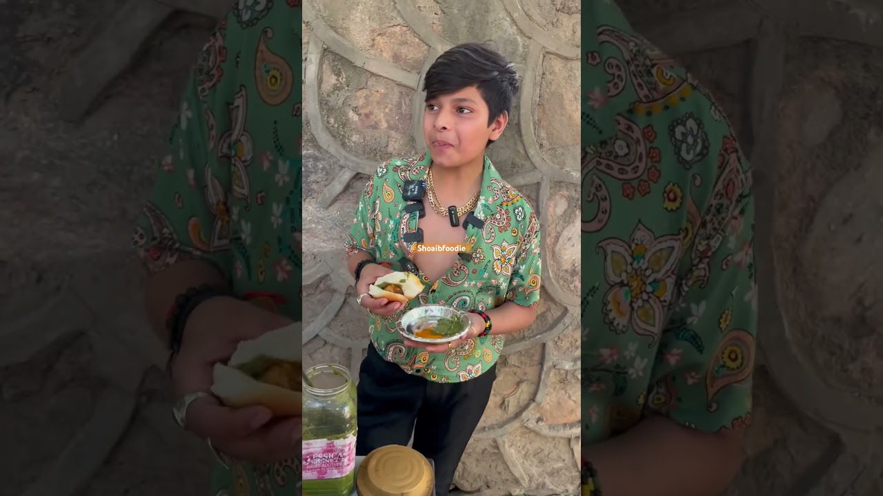 Viral vada pav boy is back #youtubeshorts #streetfood