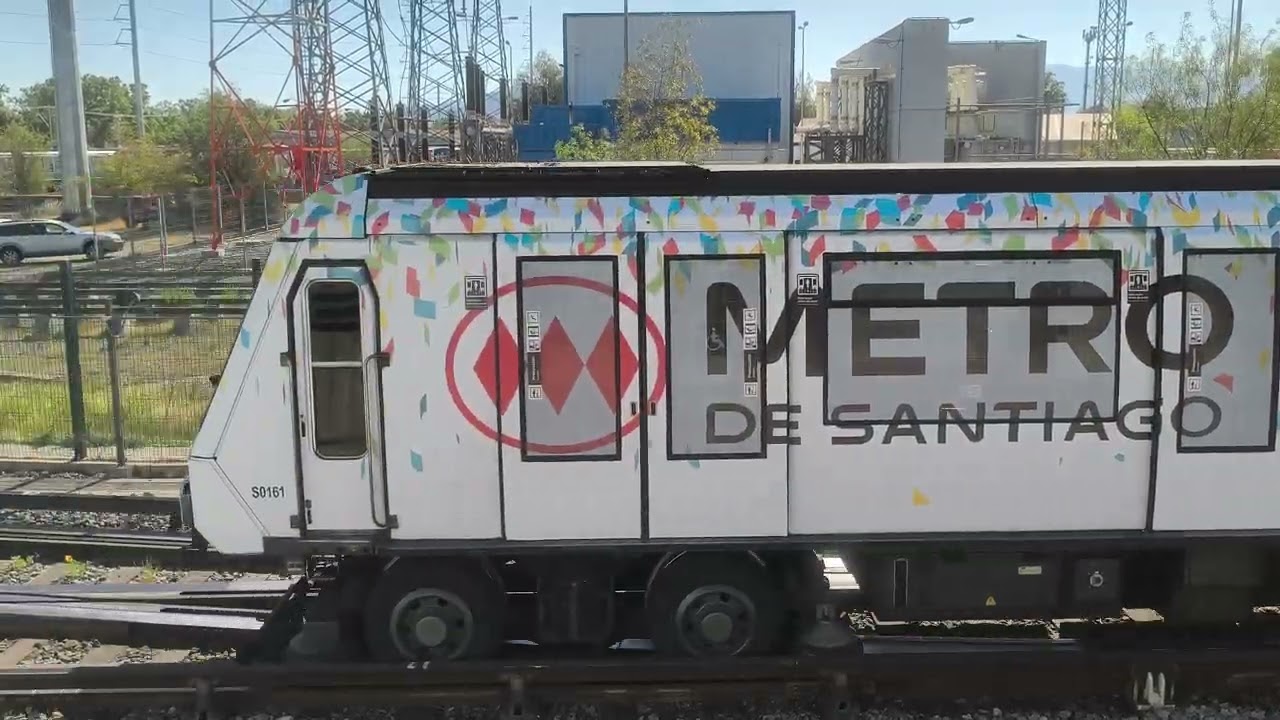 Metro de Santiago | NS93 N2081 en Talleres Neptuno rumbo a L&iacute;nea 1 (Tren de los 50 a&ntilde;os)