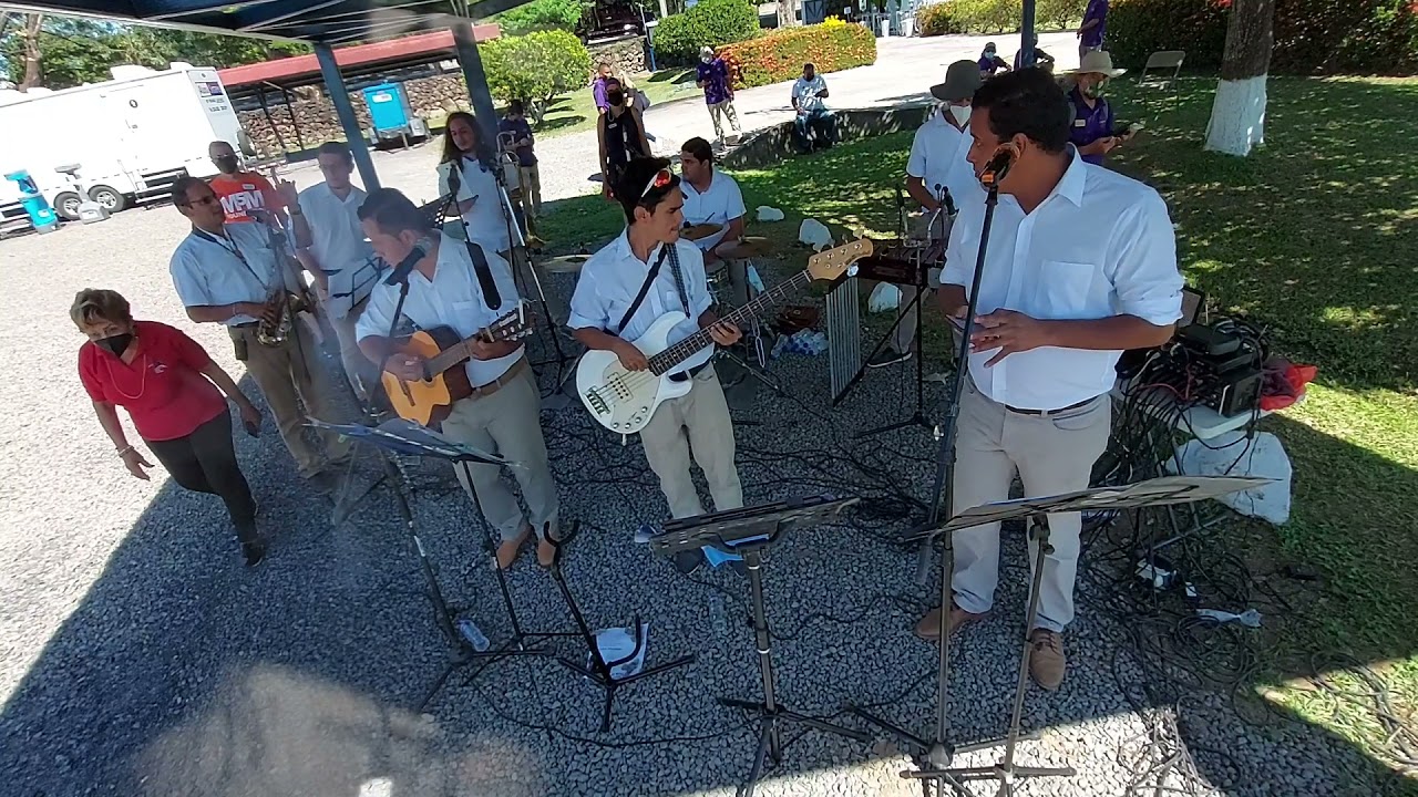 Grupo Guanasón de Nicoya interpretan caballito Nicoyano.