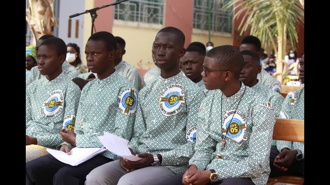 MESSE DE CLÔTURE DU JUBILÉ D'OR DU SÉMINAIRE INTER-DIOCÉSAIN SAINTE ANNE DE THIÈS