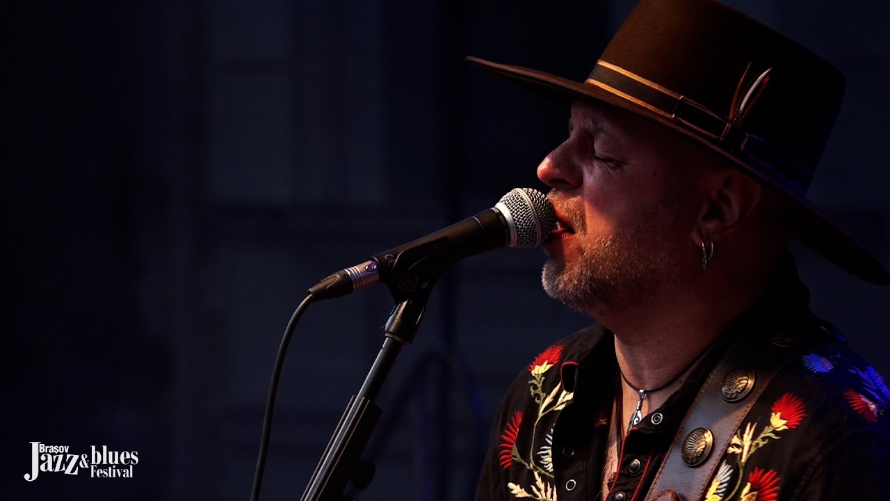 Too Old To Die At 27 - David Ronaldo & the Dice (Live)