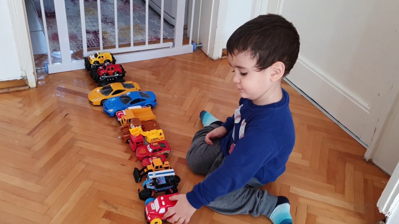 Berat Şimşek Mcqueen, Bebe Mcqueen, İtfaiye ve Yarış Arabası ile Oynadı